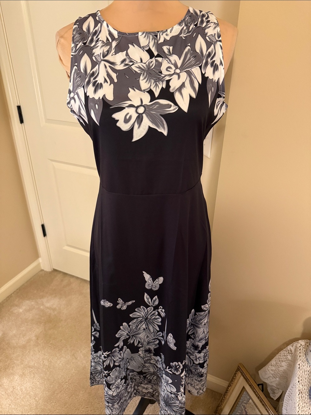 Classic Black & White Floral Sleeveless Dress